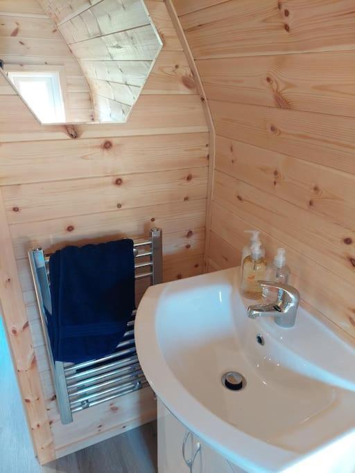 High Whashton Springs Glamping Pod, Richmond Yorksアパートメント エクステリア 写真