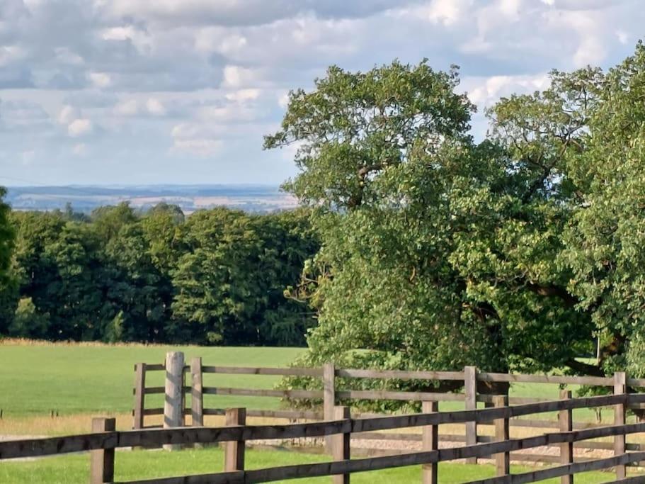 High Whashton Springs Glamping Pod, Richmond Yorksアパートメント エクステリア 写真